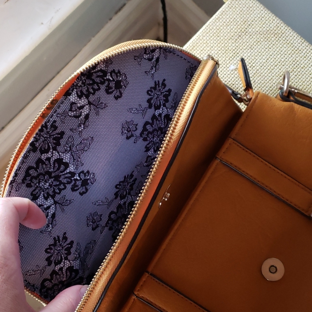 Purse - Picture 4 of 4